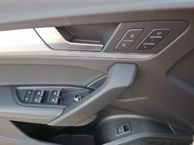 2024 Audi Q5 45 S line Premium quattro