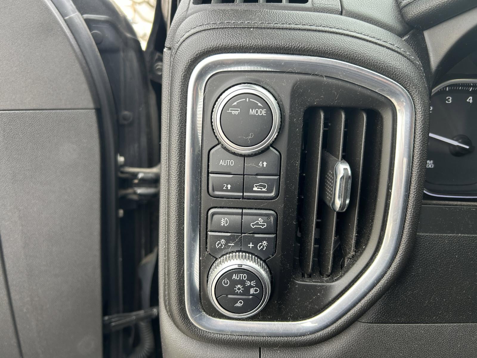 2021 GMC Sierra 1500 Crew Cab Short Box 4-Wheel Drive SLT