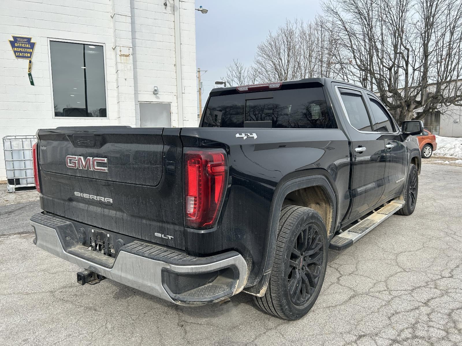 2021 GMC Sierra 1500 Crew Cab Short Box 4-Wheel Drive SLT
