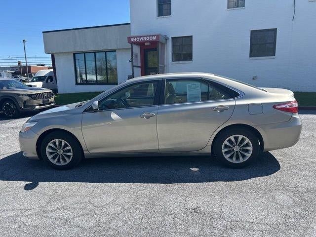 2017 Toyota Camry LE Auto (SE)