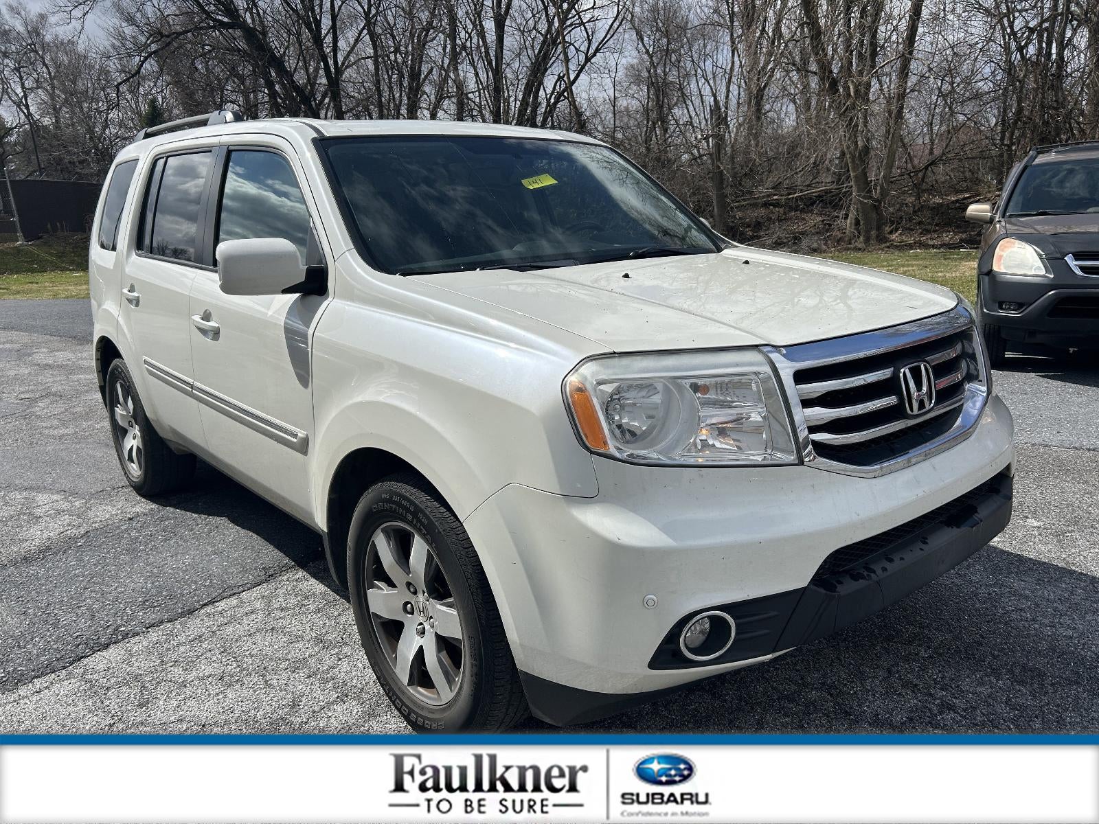 2015 Honda Pilot 4WD Touring with DVD Rear Entertainment System and Navigation
