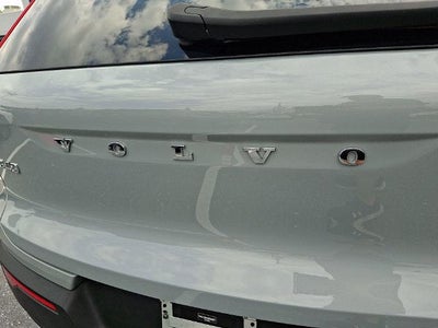 2025 Volvo XC40 B5 AWD Plus Bright Theme