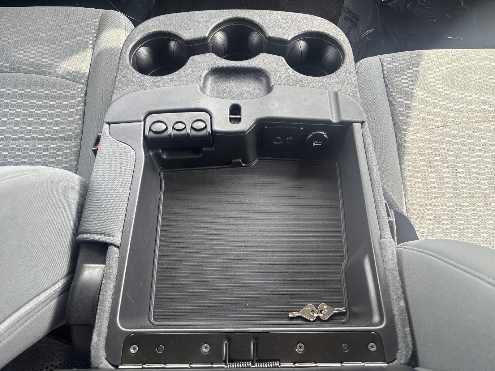 2014 RAM 1500 4WD Crew Cab 5.7 Ft Box Tradesman