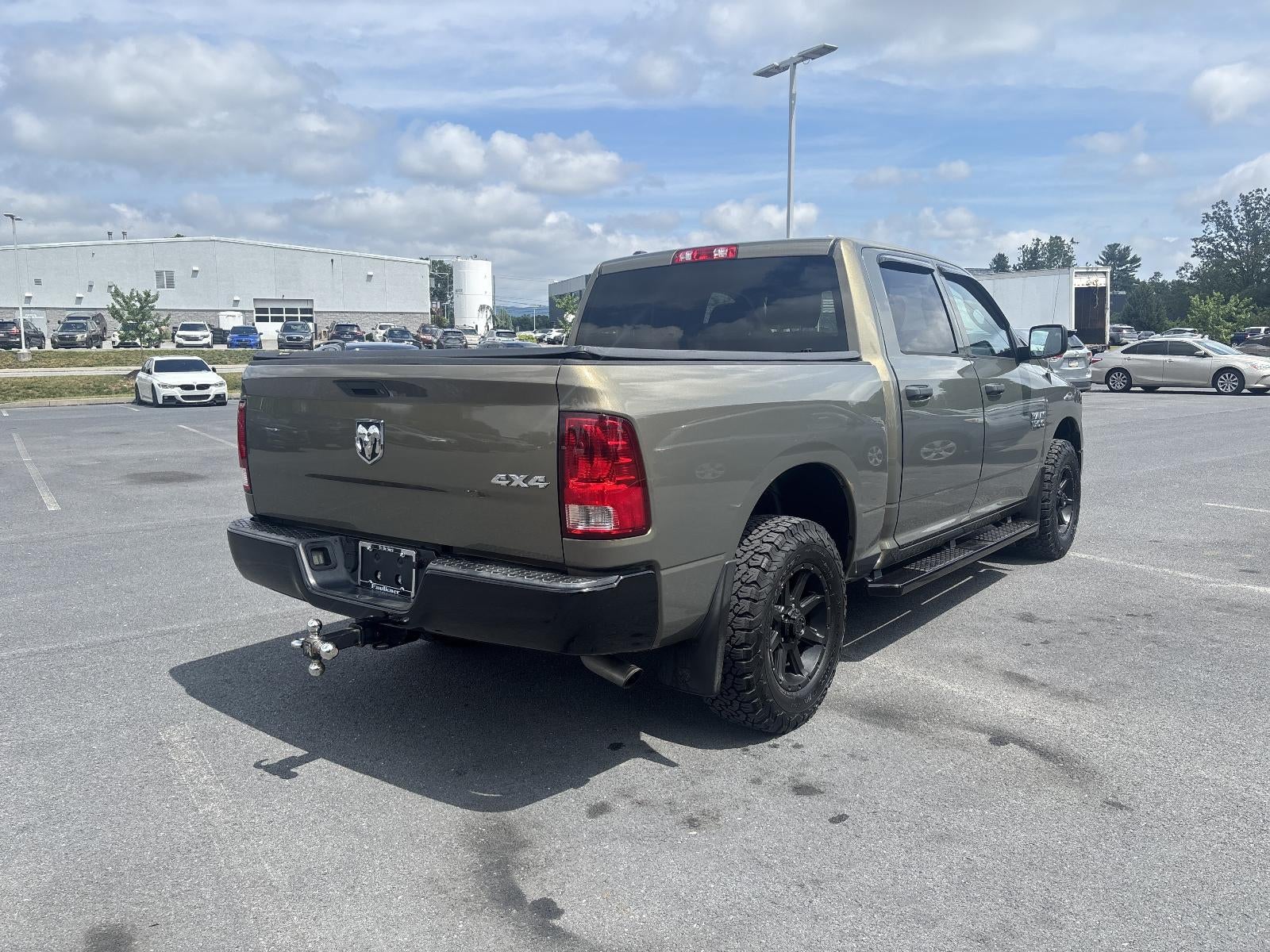 2014 RAM 1500 4WD Crew Cab 5.7 Ft Box Tradesman