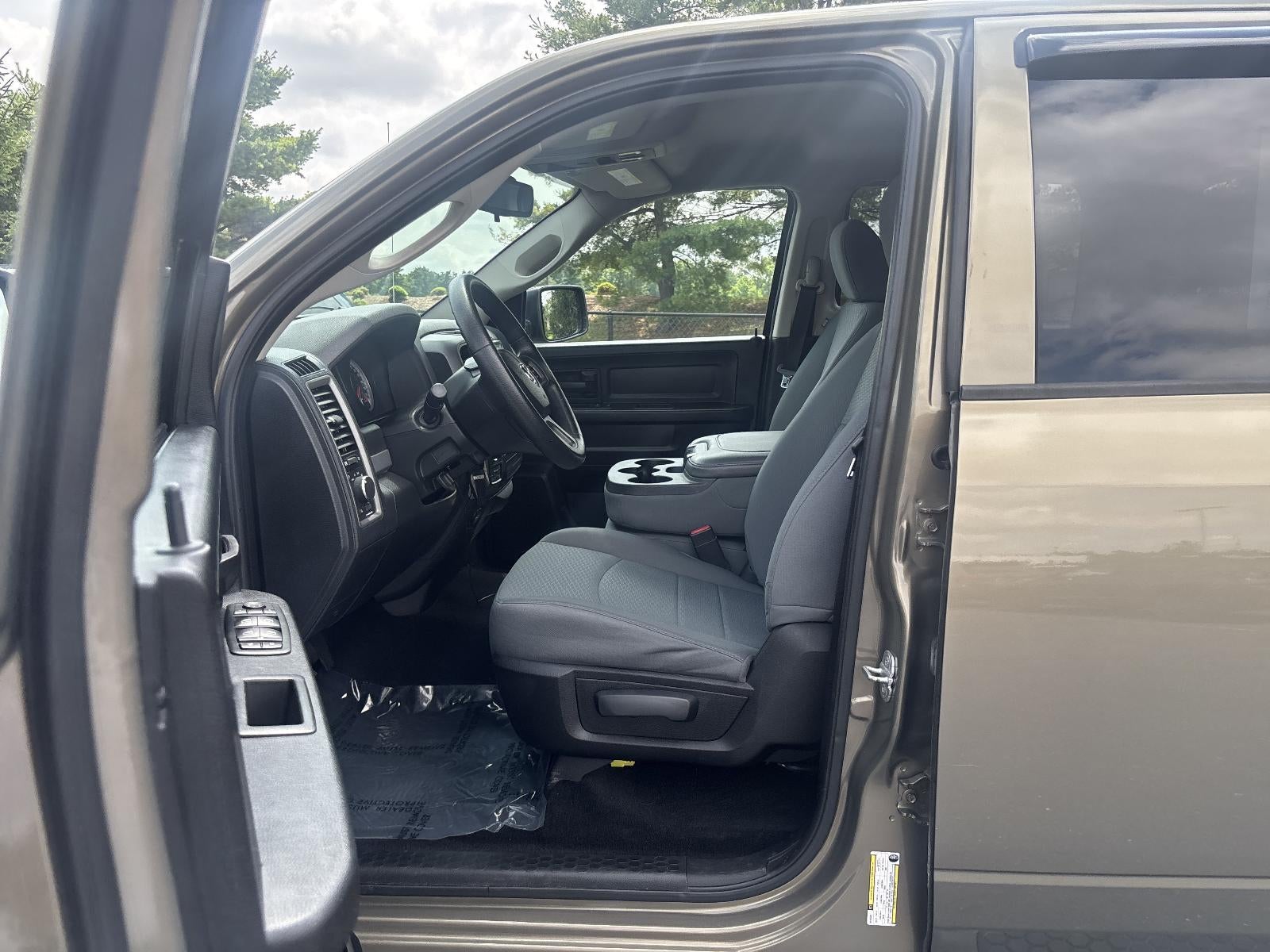 2014 RAM 1500 4WD Crew Cab 5.7 Ft Box Tradesman