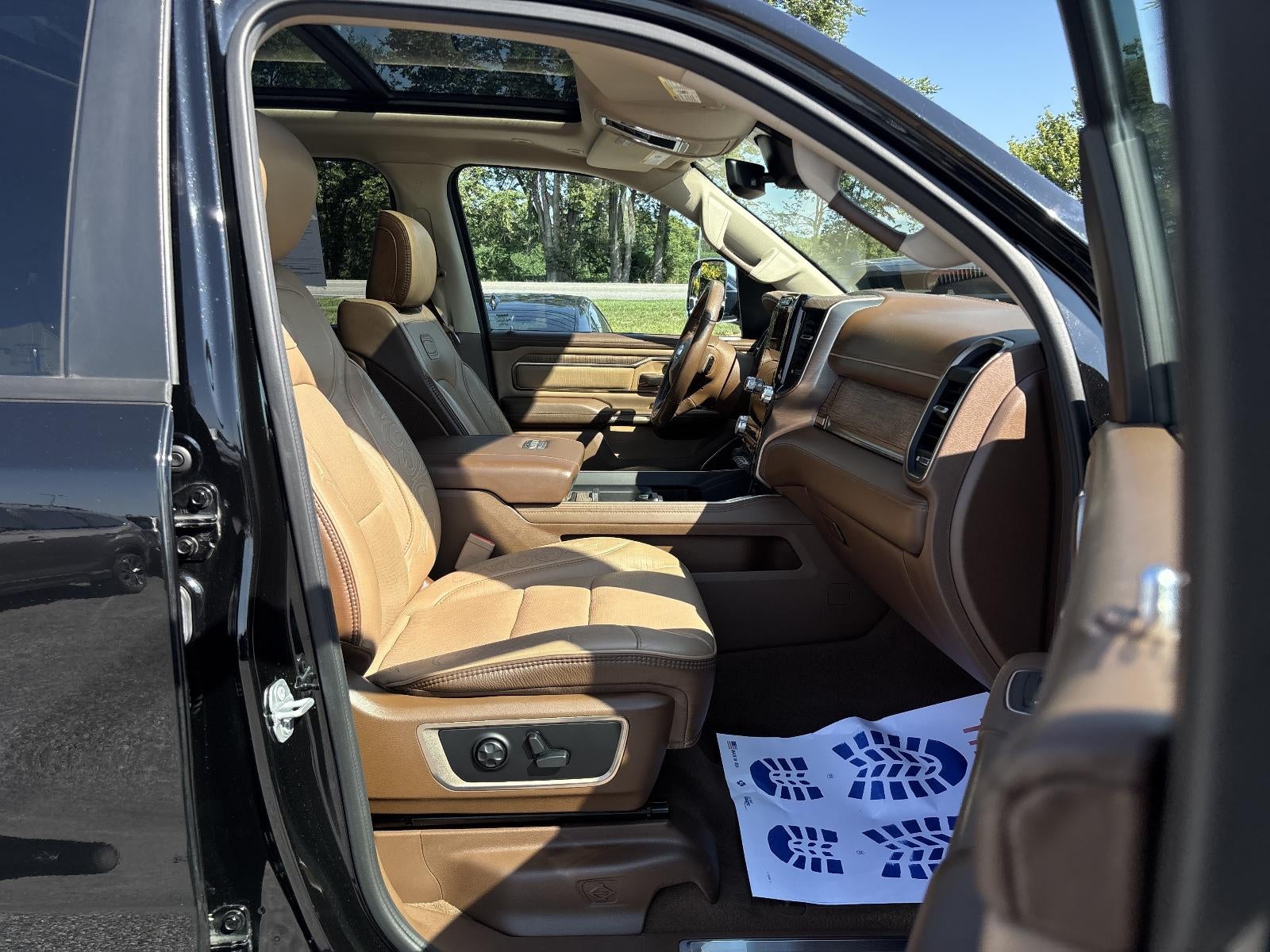 2019 RAM 1500 Longhorn 4x4 Crew Cab 5'7" Box