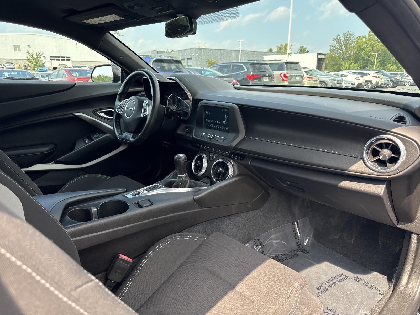 2016 Chevrolet Camaro 2dr Coupe 1LT