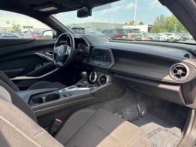 2016 Chevrolet Camaro 2dr Coupe 1LT