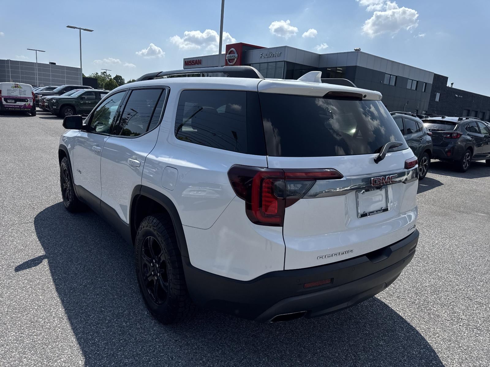 2022 GMC Acadia AWD AT4