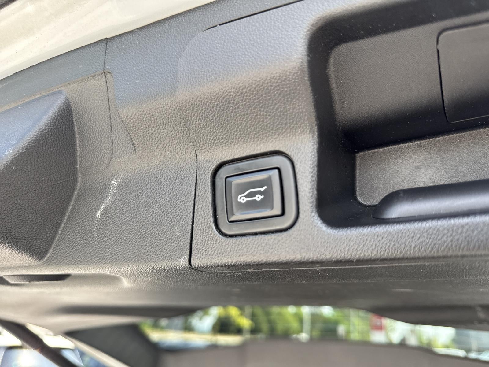 2022 GMC Acadia AWD AT4