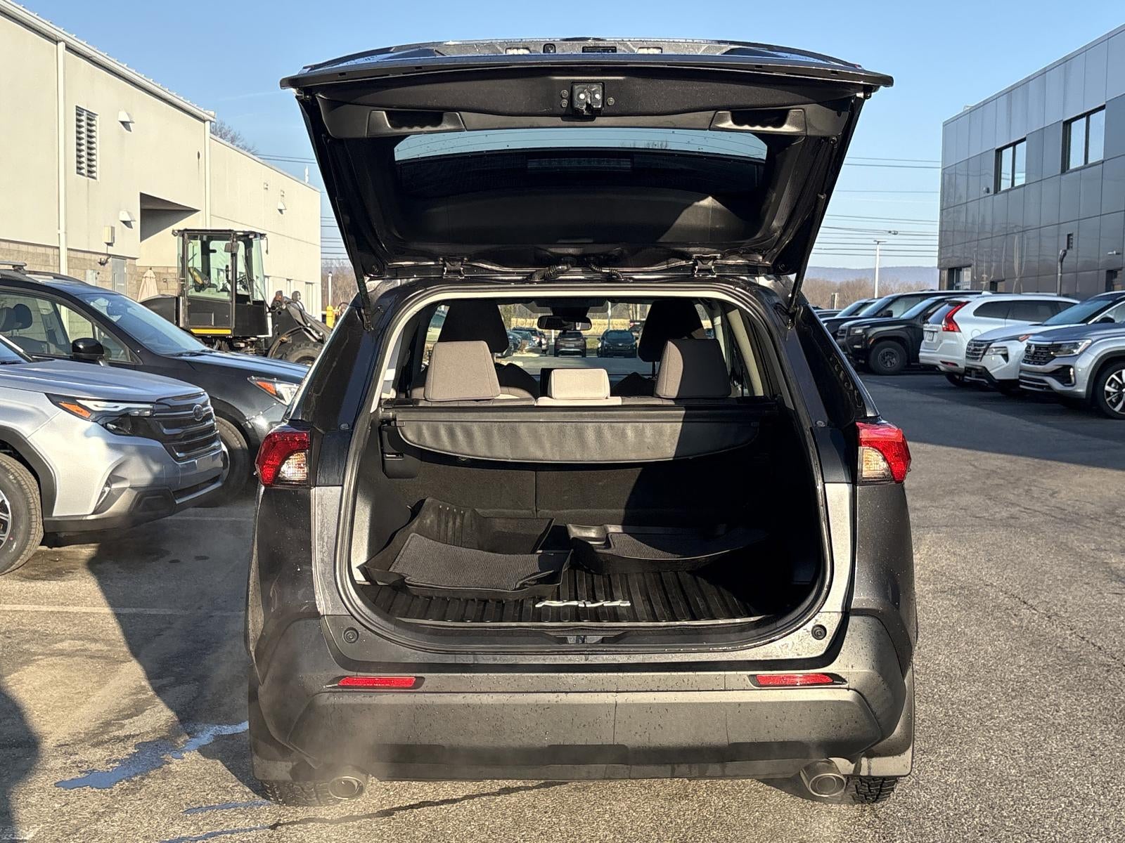 2021 Toyota RAV4 XLE AWD (Natl)