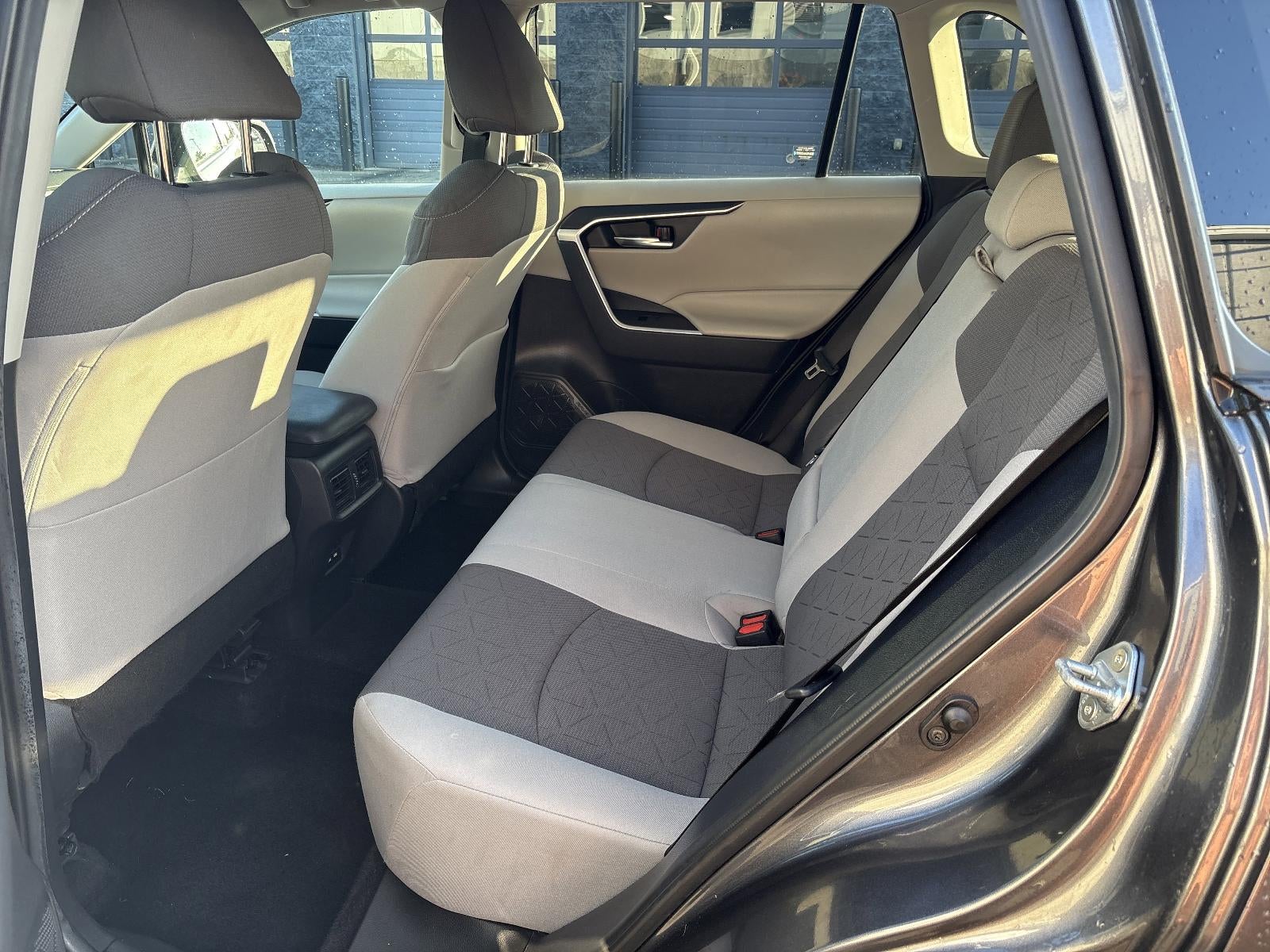 2021 Toyota RAV4 XLE AWD (Natl)