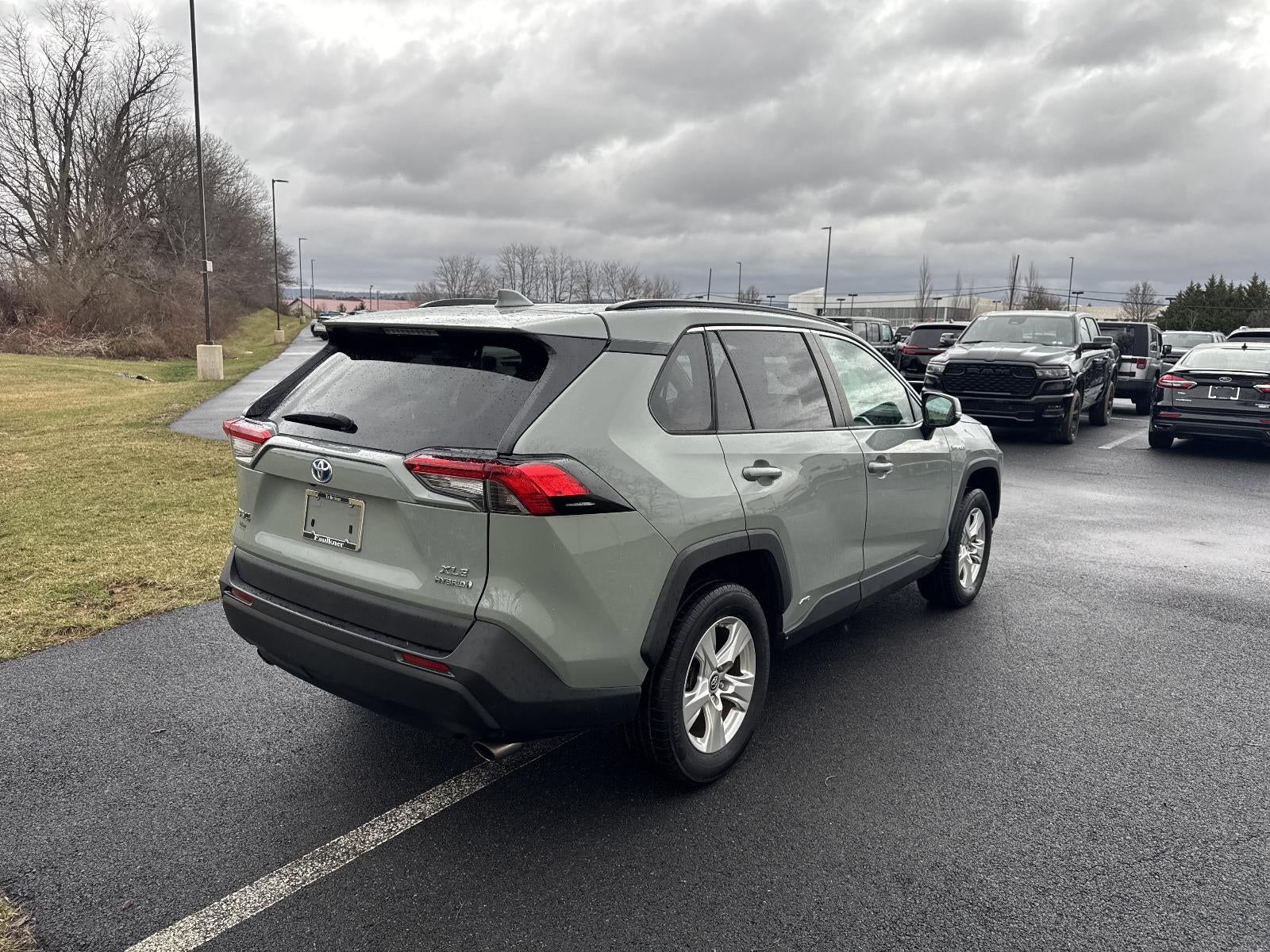 2019 Toyota RAV4 Hybrid XLE AWD (Natl)