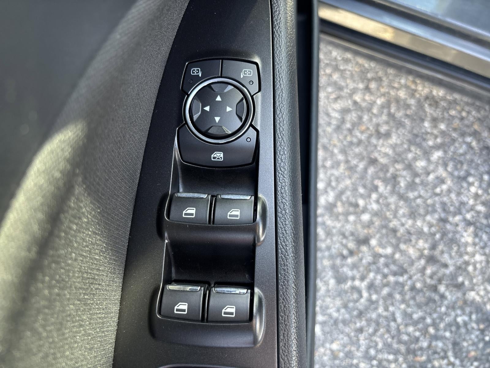 2017 Ford Fusion SE FWD