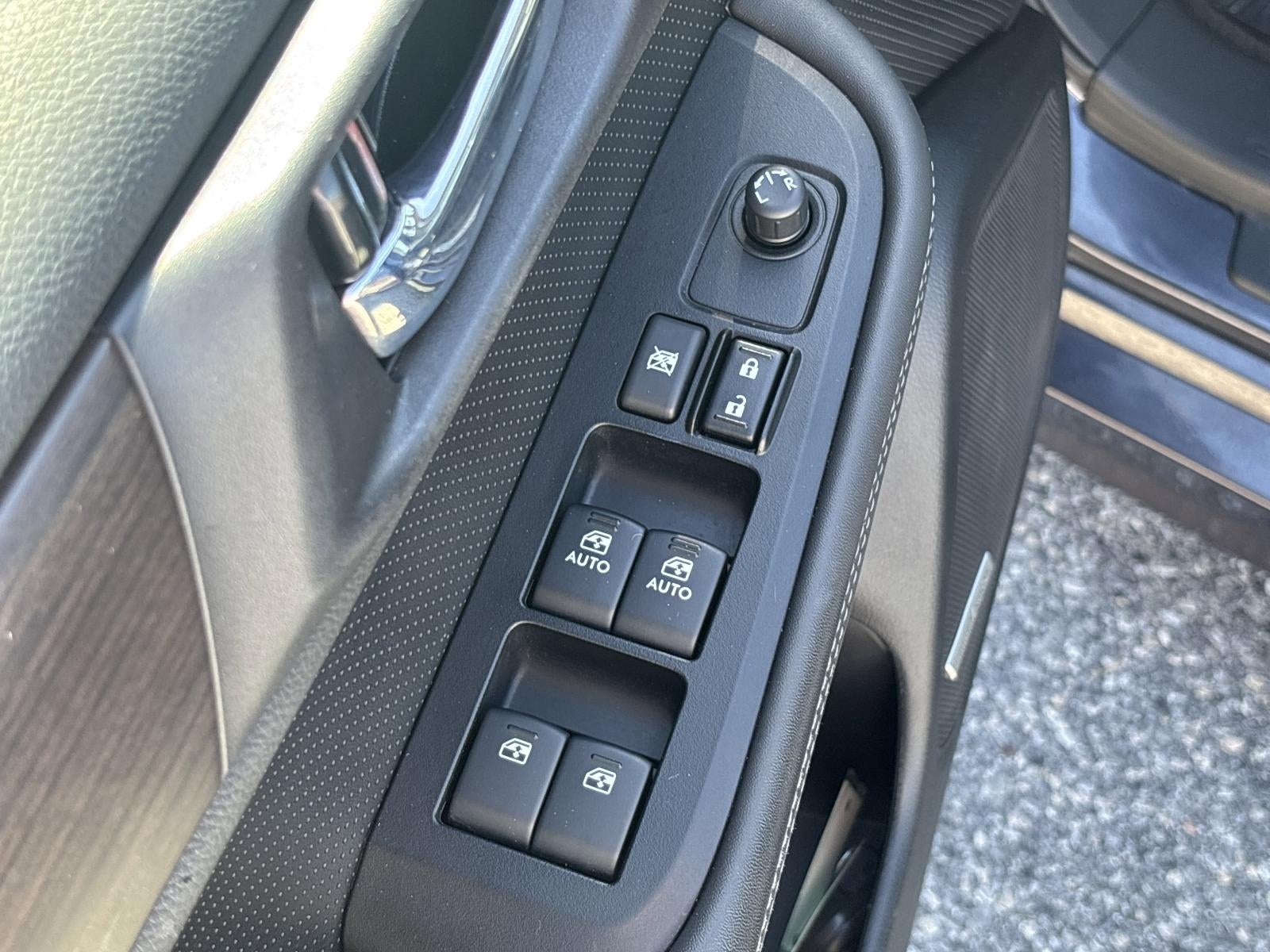 2017 Subaru Legacy 3.6R Limited