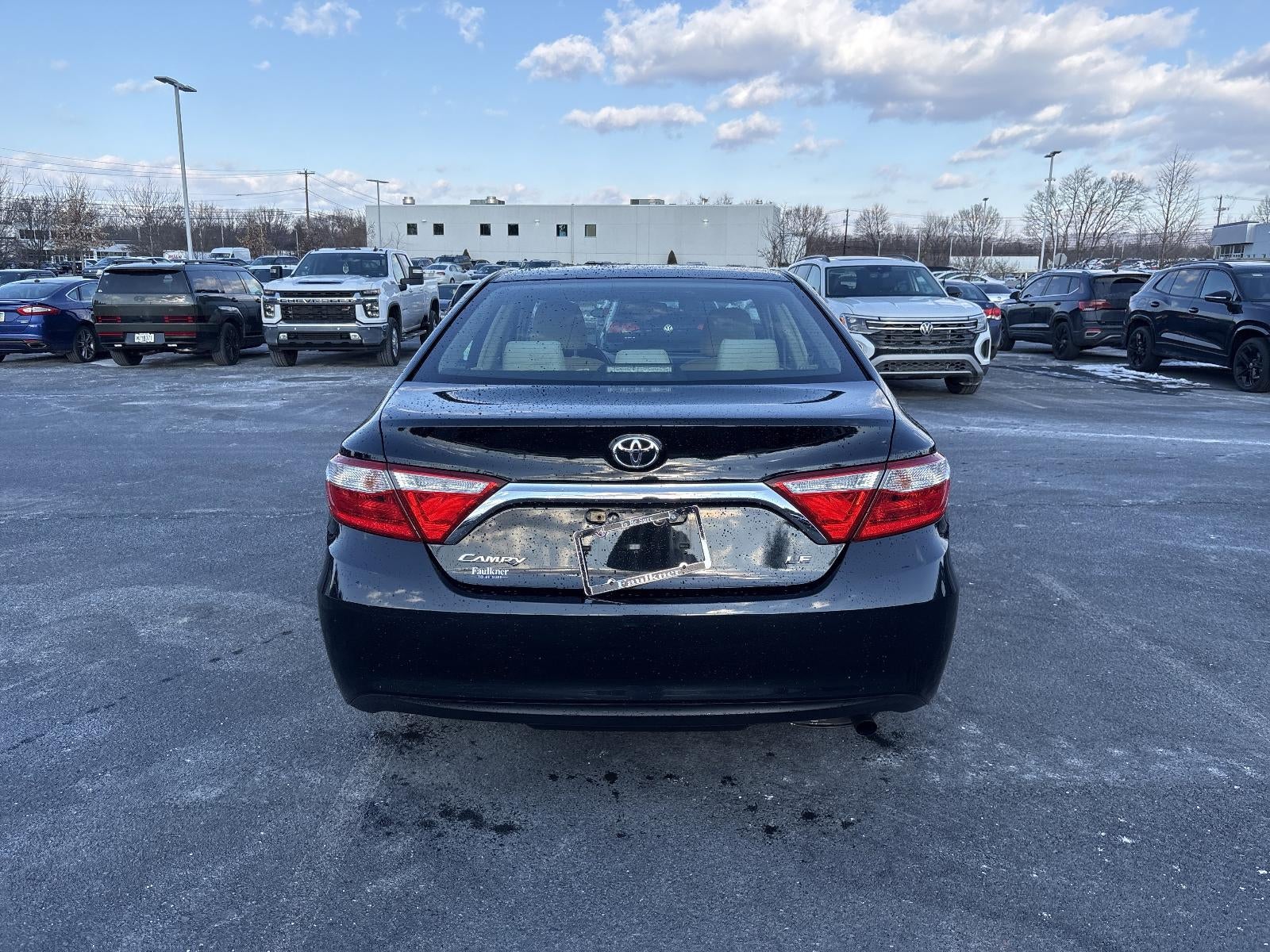 2017 Toyota Camry LE Auto (SE)