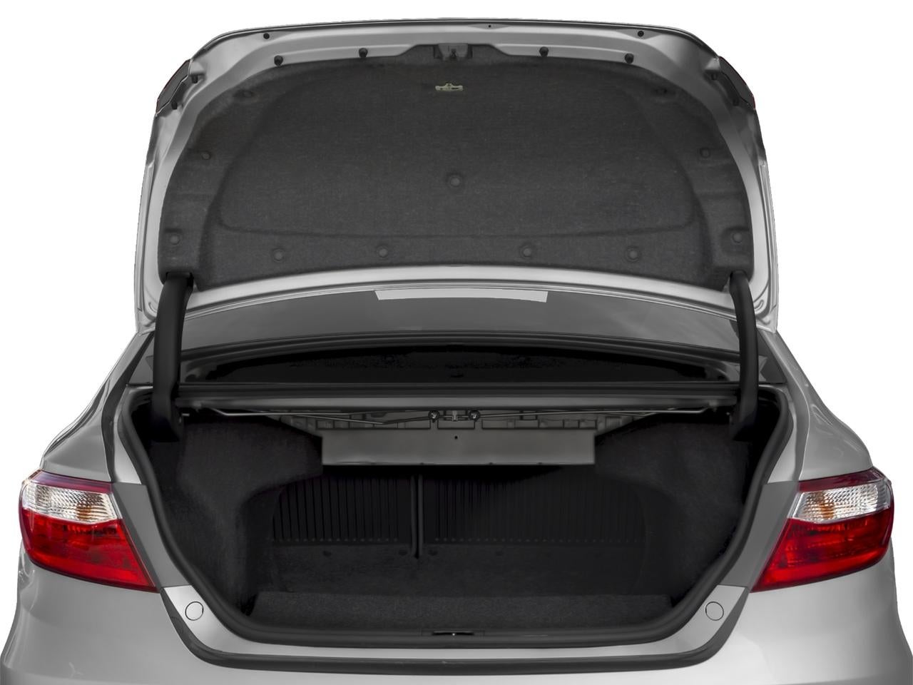 2017 Toyota Camry LE Auto (SE)