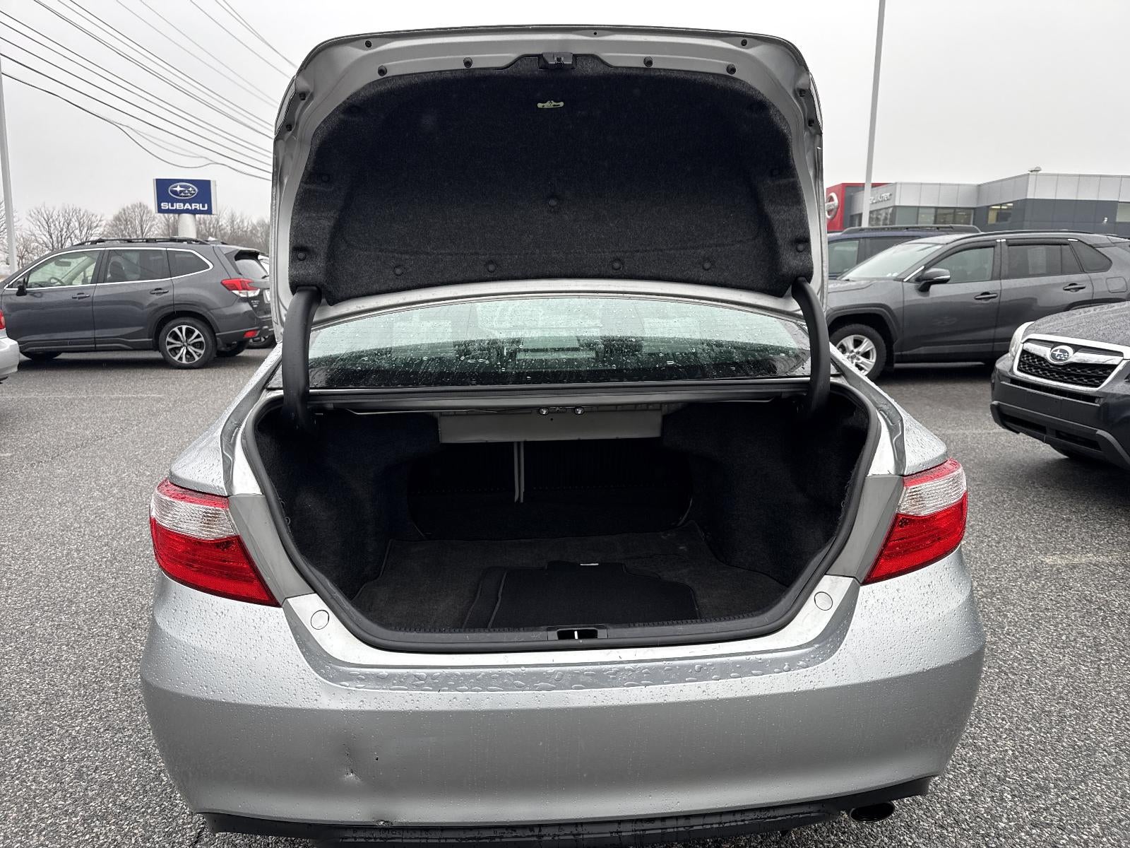 2017 Toyota Camry SE Auto (SE)