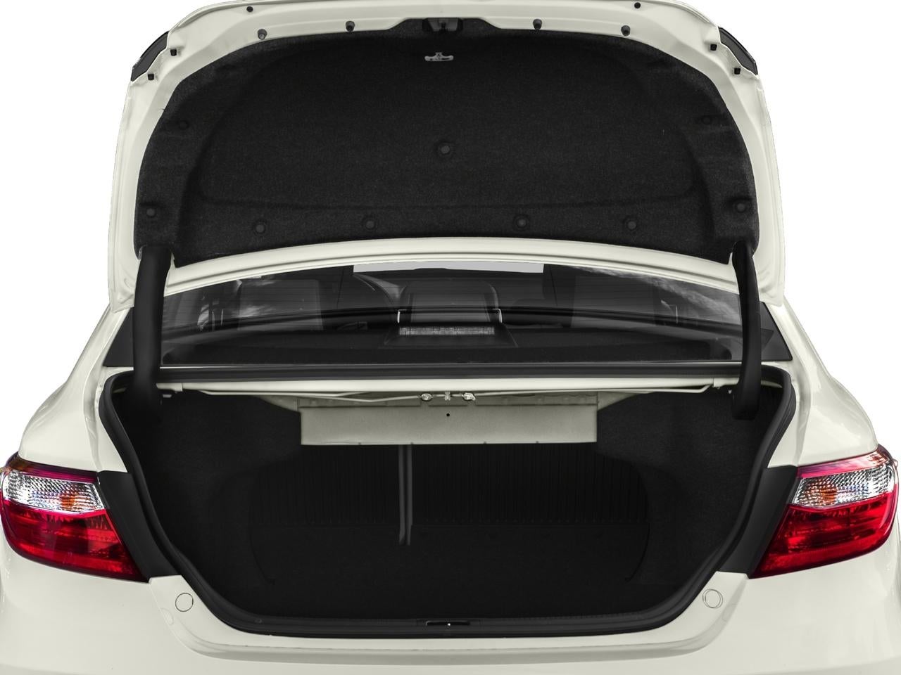 2017 Toyota Camry LE Auto (SE)