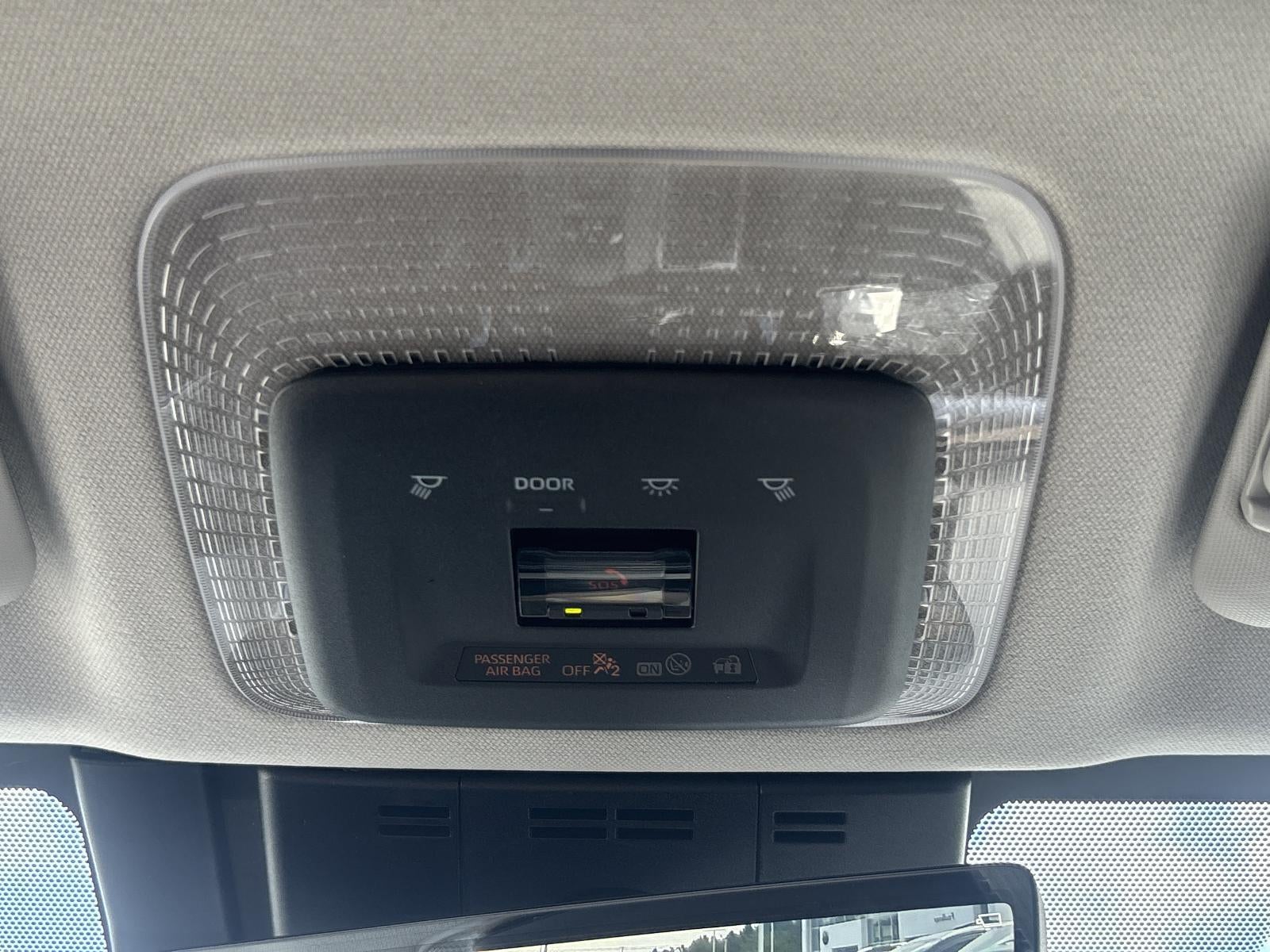 2025 Toyota Prius LE AWD (Natl)