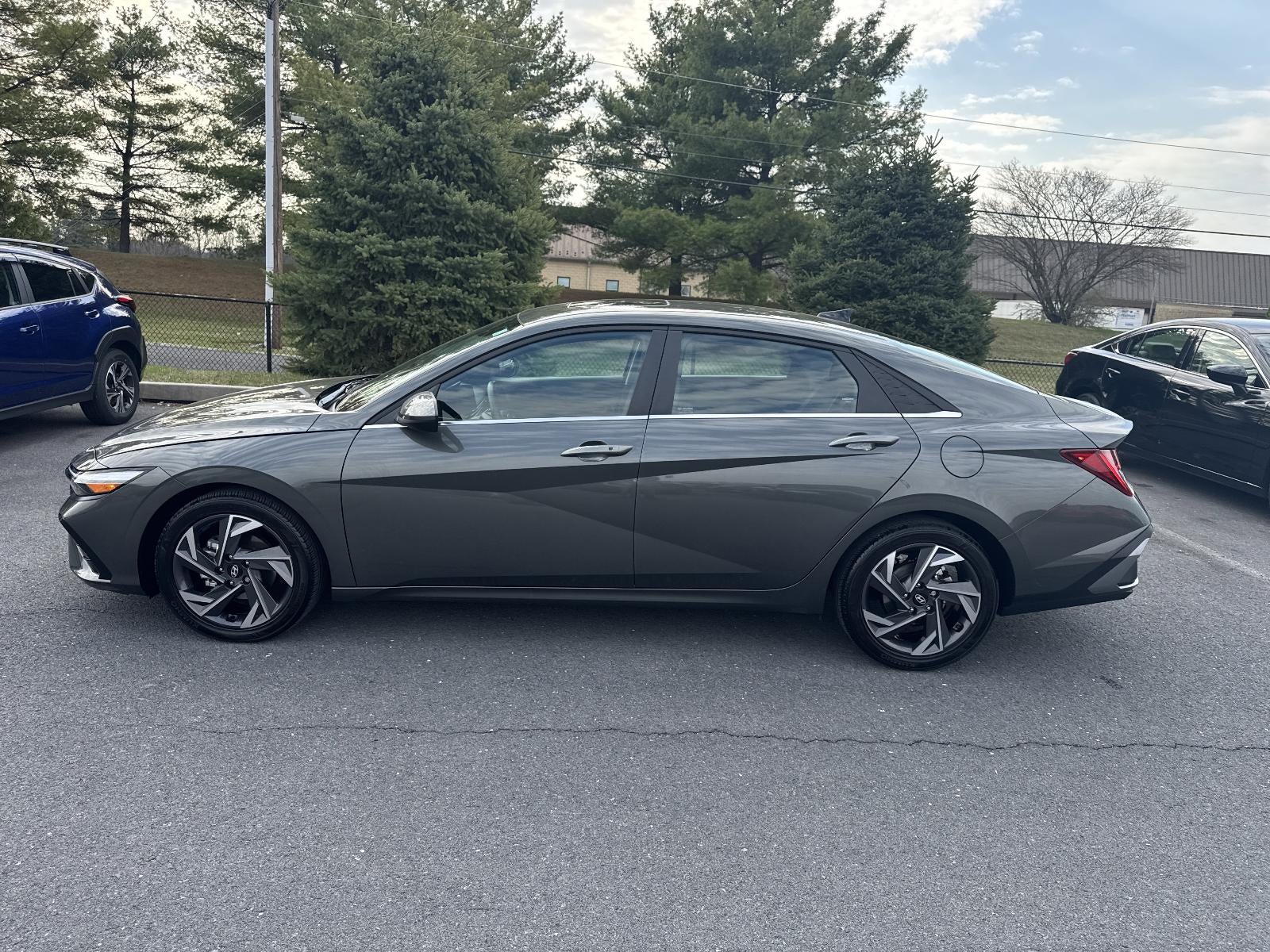 2024 Hyundai ELANTRA SEL IVT