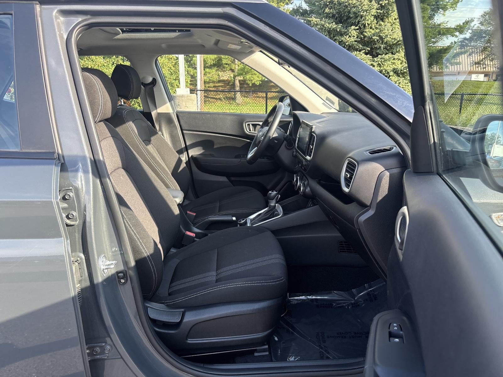 2025 Hyundai VENUE Limited IVT