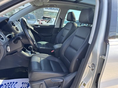 2011 Volkswagen Tiguan 2WD 4dr Auto S
