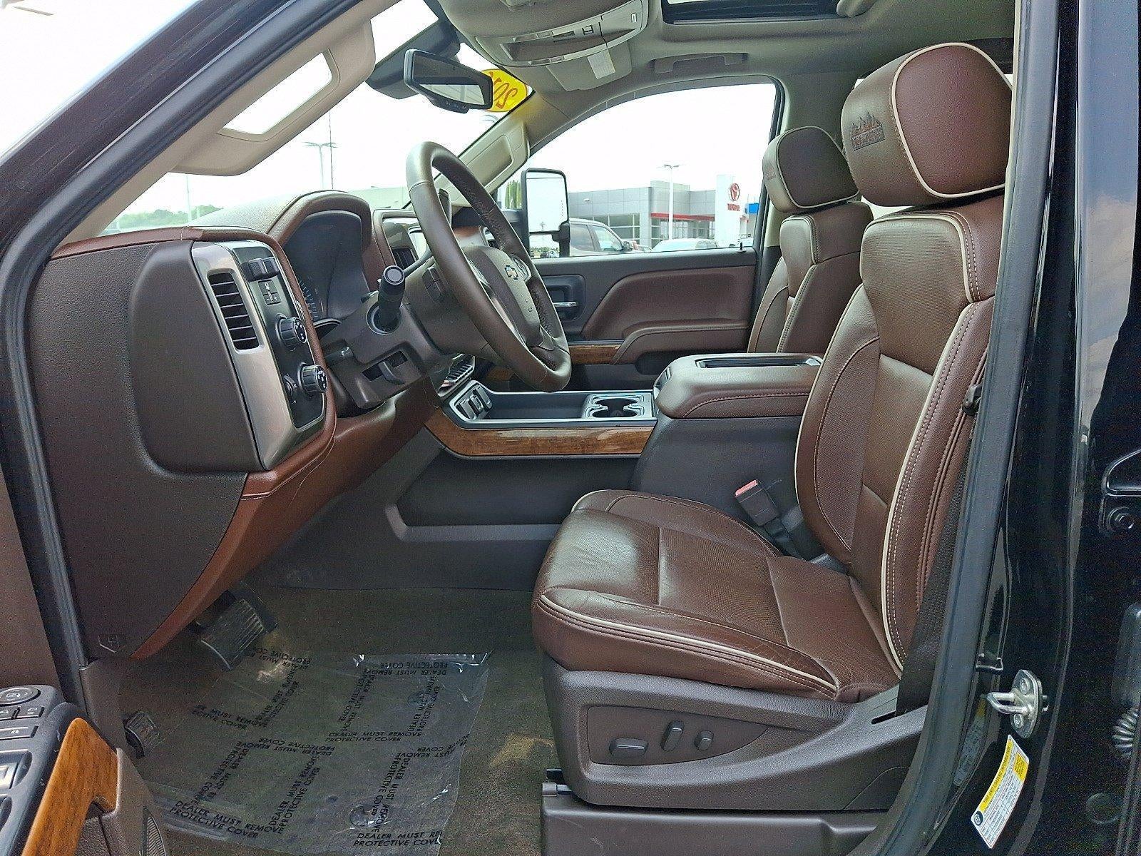 2016 Chevrolet Silverado 2500 HD Crew Cab Standard Box 4-Wheel Drive High Country