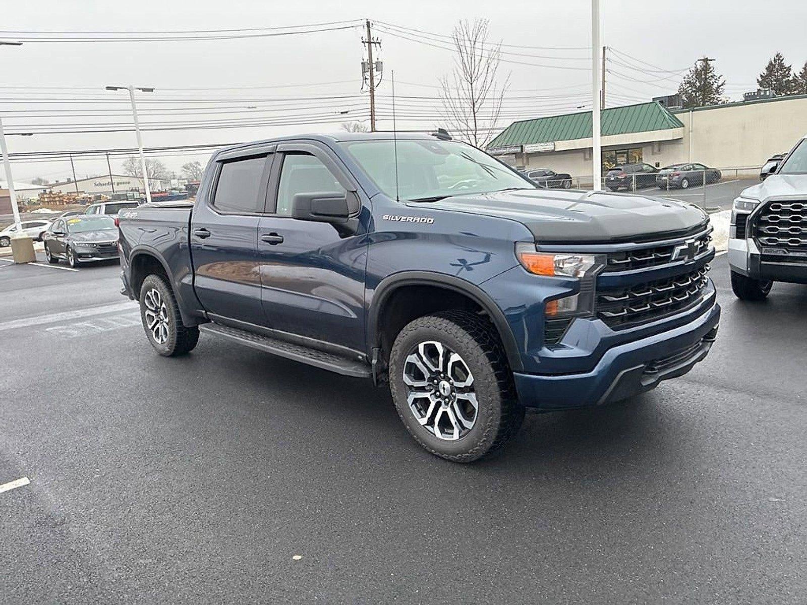 2022 Chevrolet Silverado 1500 Crew Cab Short Box 4-Wheel Drive Custom