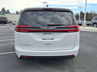2024 Chrysler Pacifica Touring L FWD