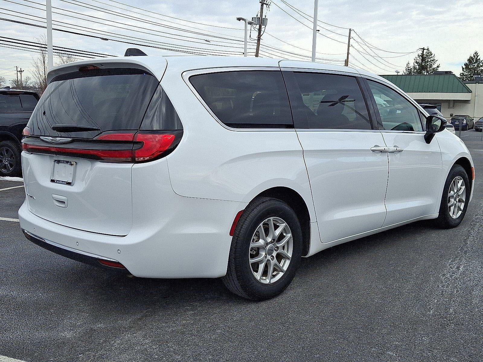 2024 Chrysler Pacifica Touring L FWD