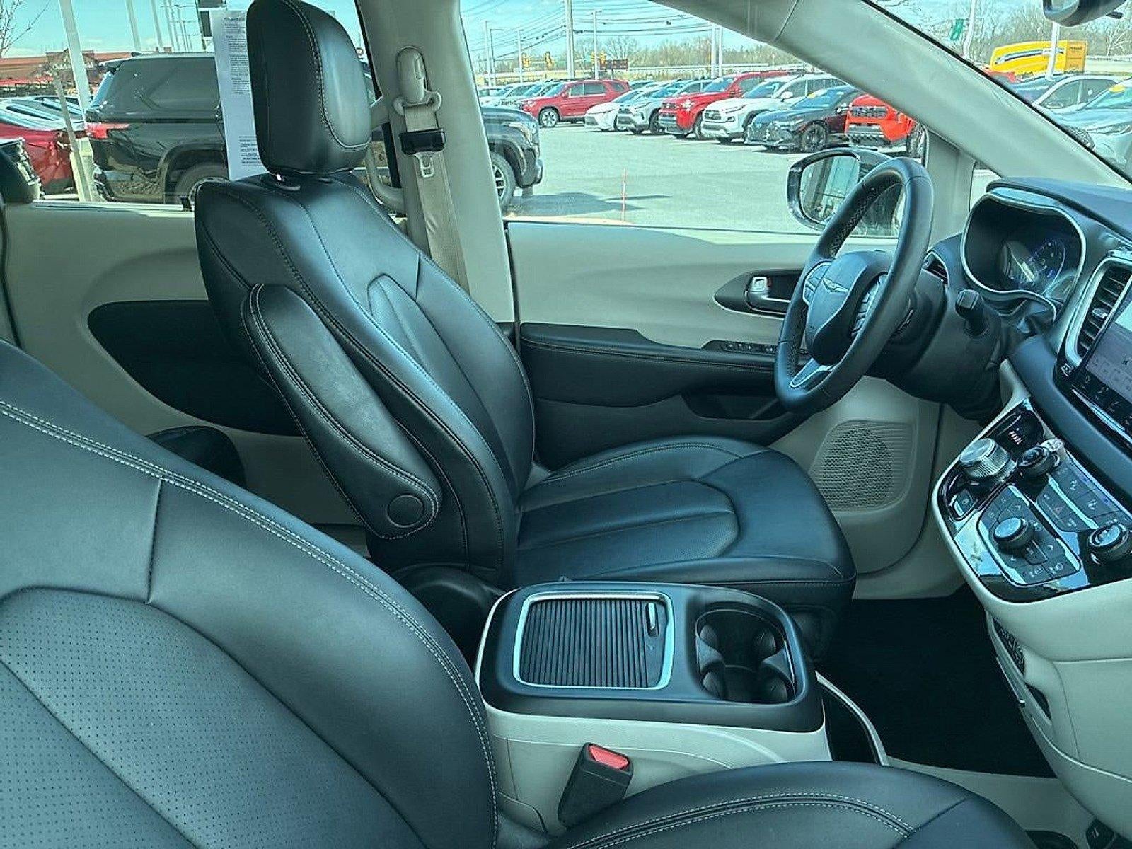 2024 Chrysler Pacifica Touring L FWD