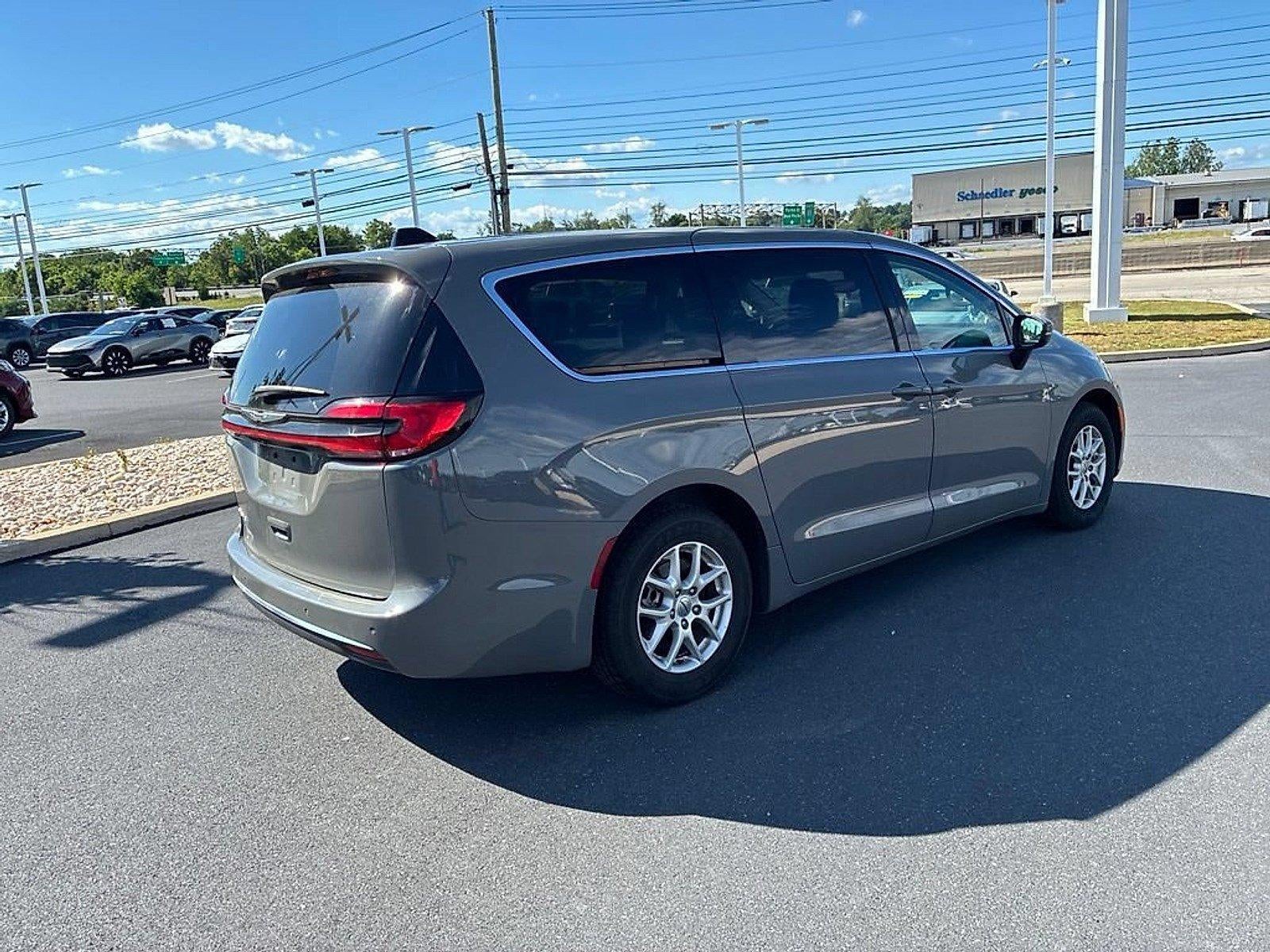 2023 Chrysler Pacifica Touring L FWD