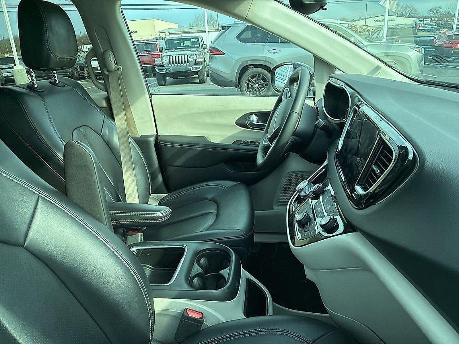 2024 Chrysler Pacifica Touring L FWD