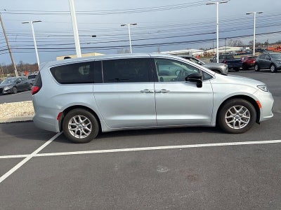 2024 Chrysler Pacifica Touring L FWD