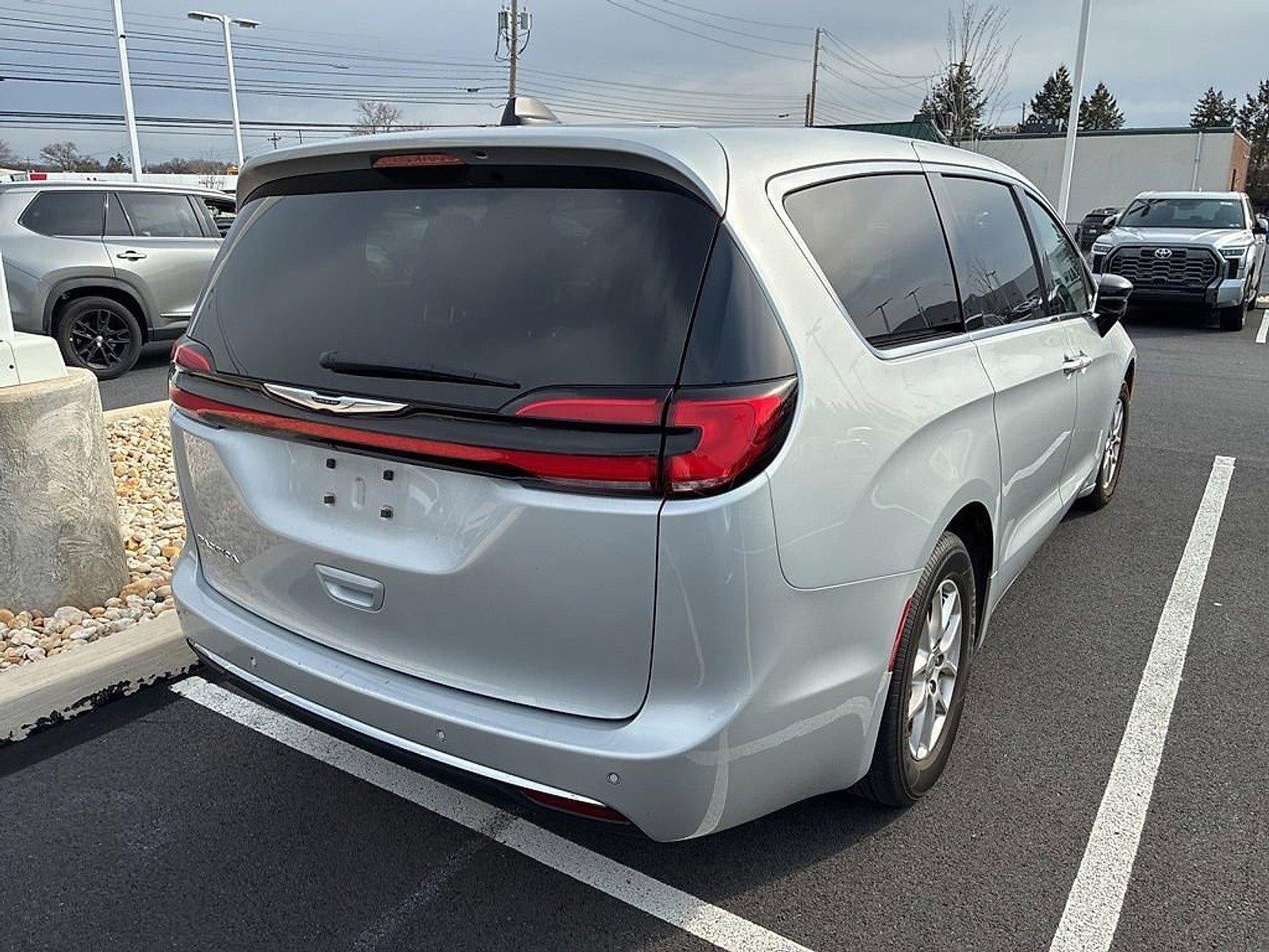 2024 Chrysler Pacifica Touring L FWD
