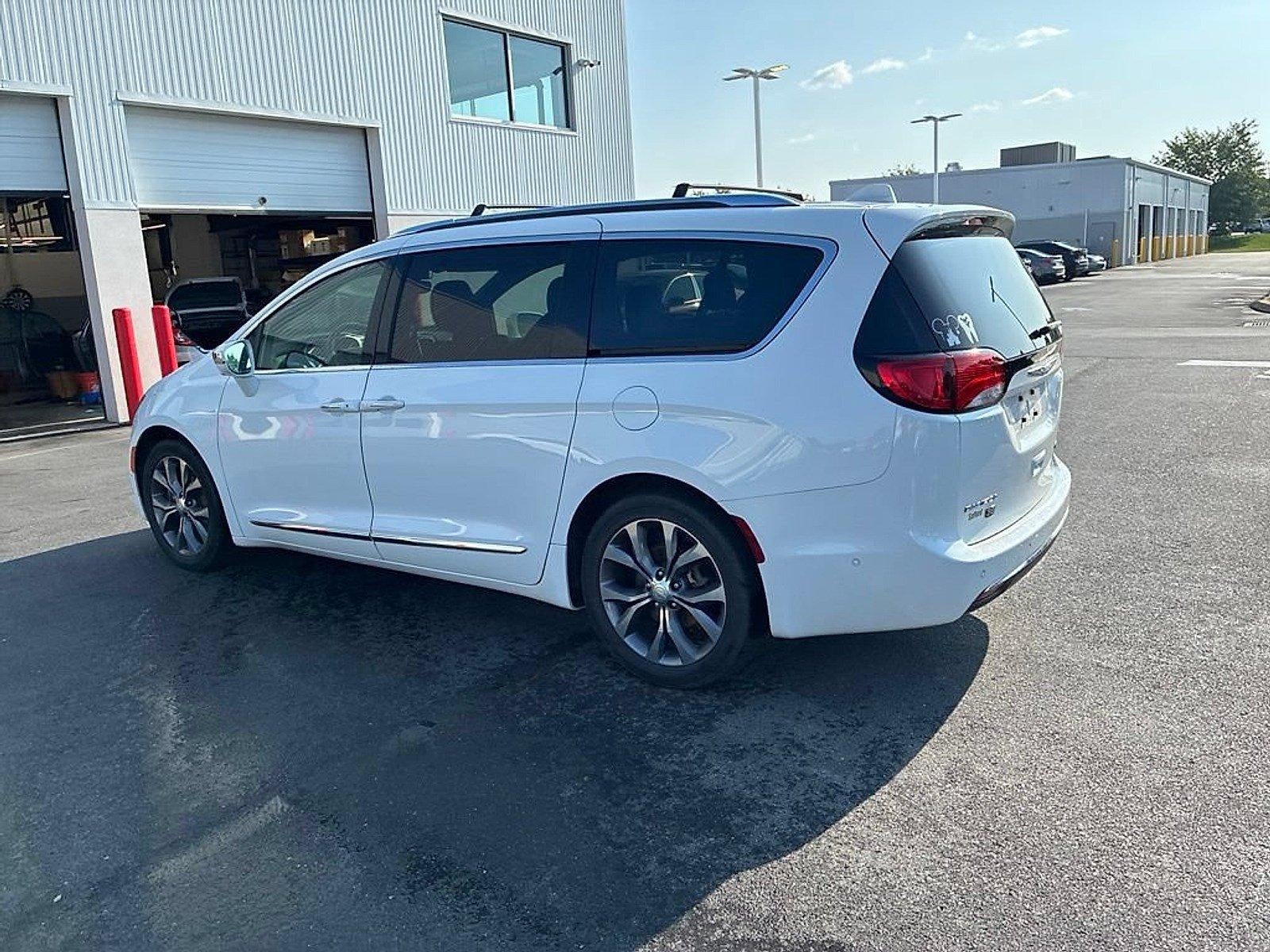 2020 Chrysler Pacifica Limited 35th Anniversary FWD *Ltd Avail*