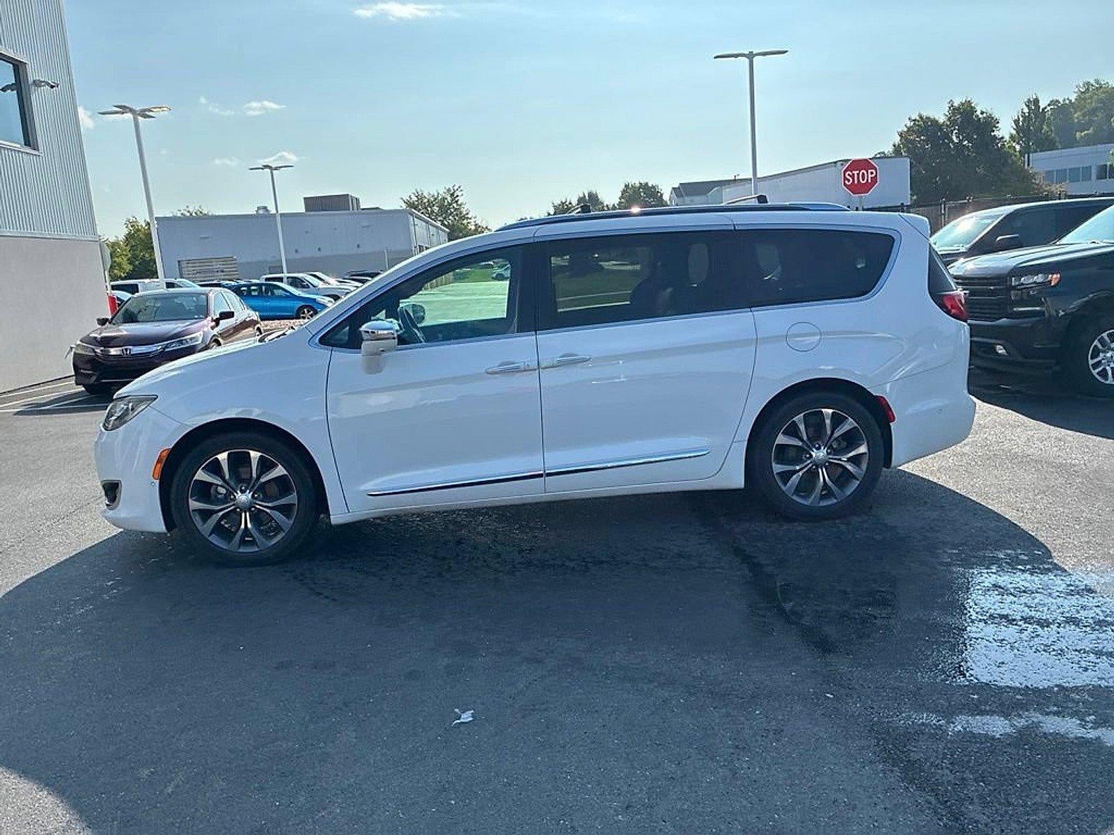 2020 Chrysler Pacifica Limited 35th Anniversary FWD *Ltd Avail*