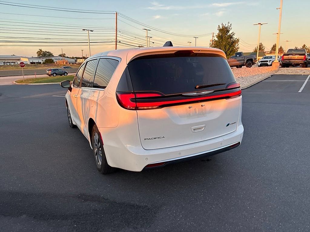 2023 Chrysler Pacifica Hybrid Touring L