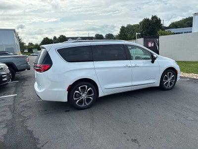 2026 Chrysler Pacifica Pinnacle AWD