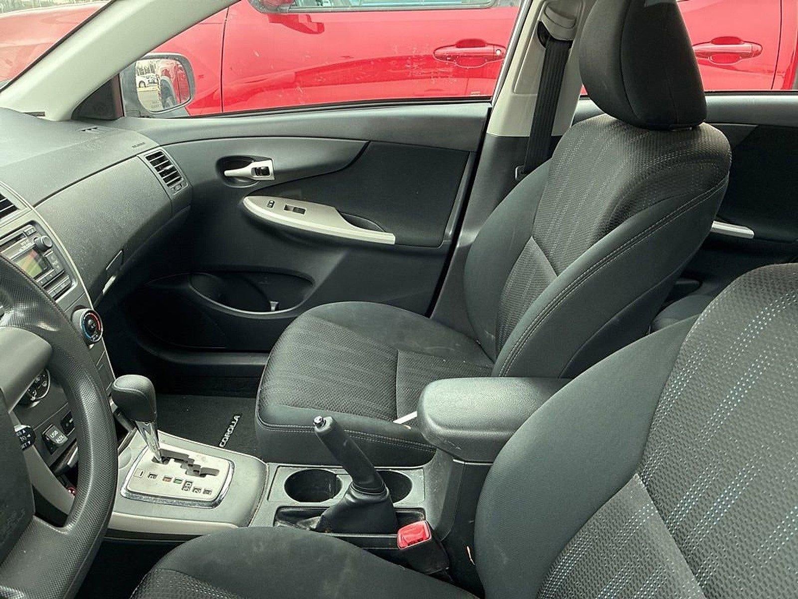 2012 Toyota Corolla 4dr Sdn Auto S (Natl)