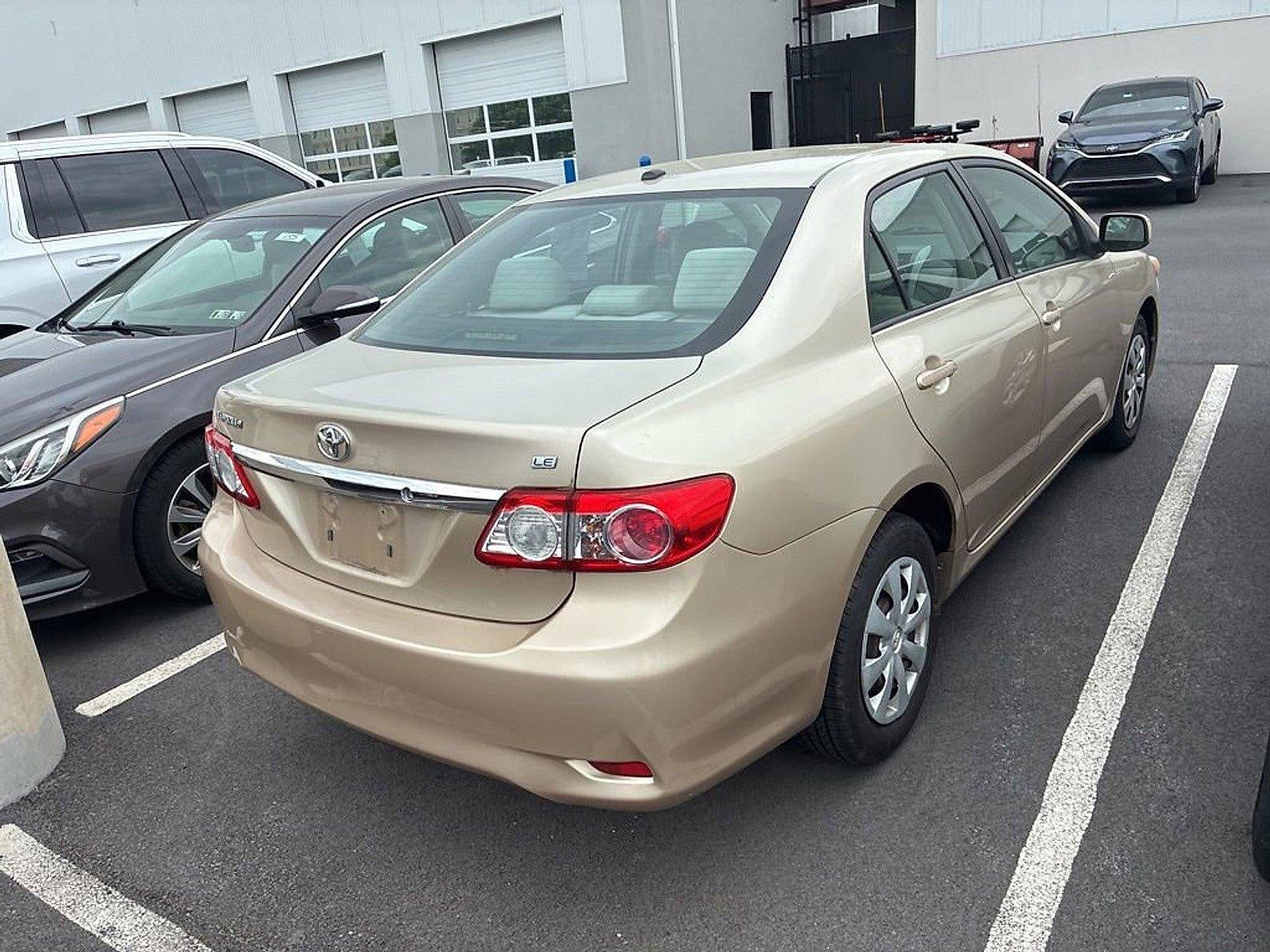 2011 Toyota Corolla 4dr Sdn Auto LE (Natl)