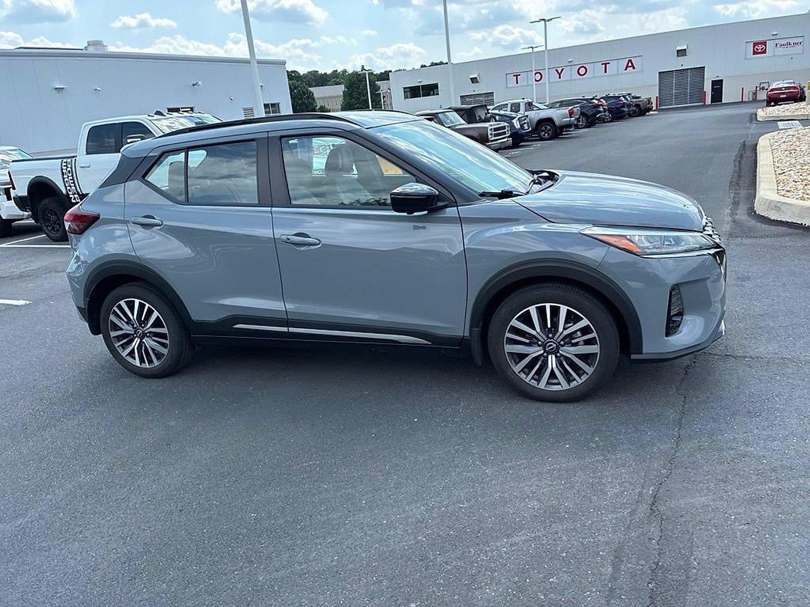 2023 Nissan Kicks SR FWD