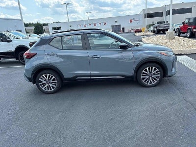 2023 Nissan Kicks SR FWD