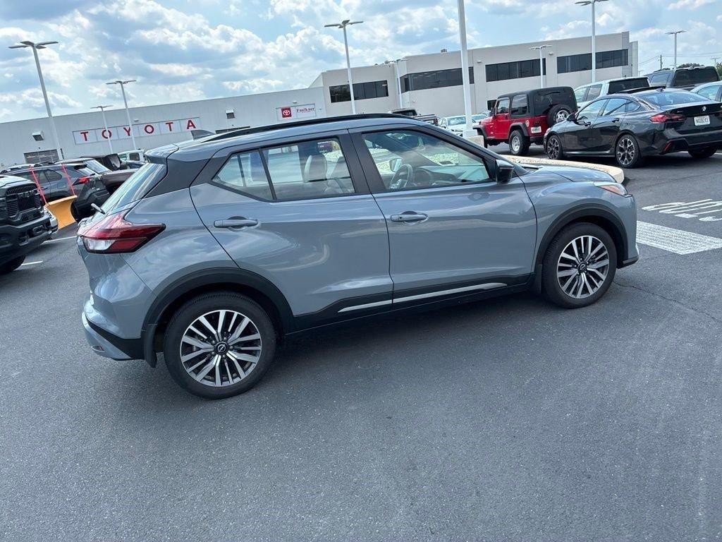 2023 Nissan Kicks SR FWD