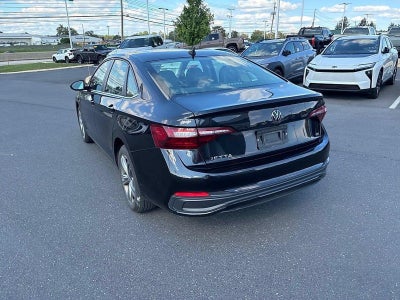 2024 Volkswagen Jetta SE Auto