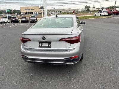 2024 Volkswagen Jetta SE Auto