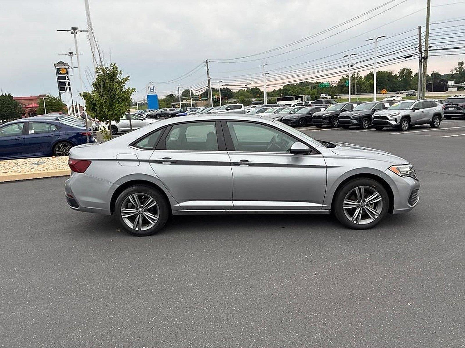2024 Volkswagen Jetta SE Auto