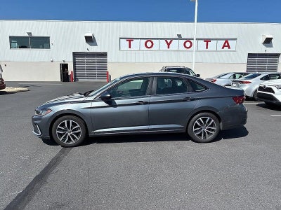 2025 Volkswagen Jetta SE Auto