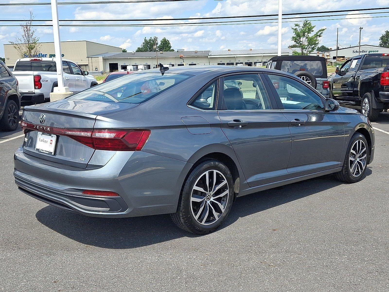 2025 Volkswagen Jetta SE Auto